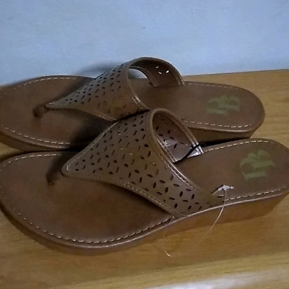 Sandals 🥿 - Picture 3 of 5